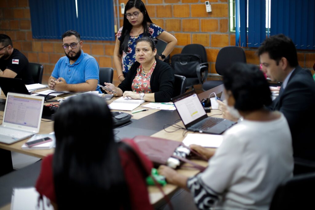Audiência conciliadora, para tratar de casos com processo em andamento, ocorreu na sede da UGPE, na Rua Jonatas Pedrosa, Centro de Manaus. Foto: Tiago Corrêa/UGPE.