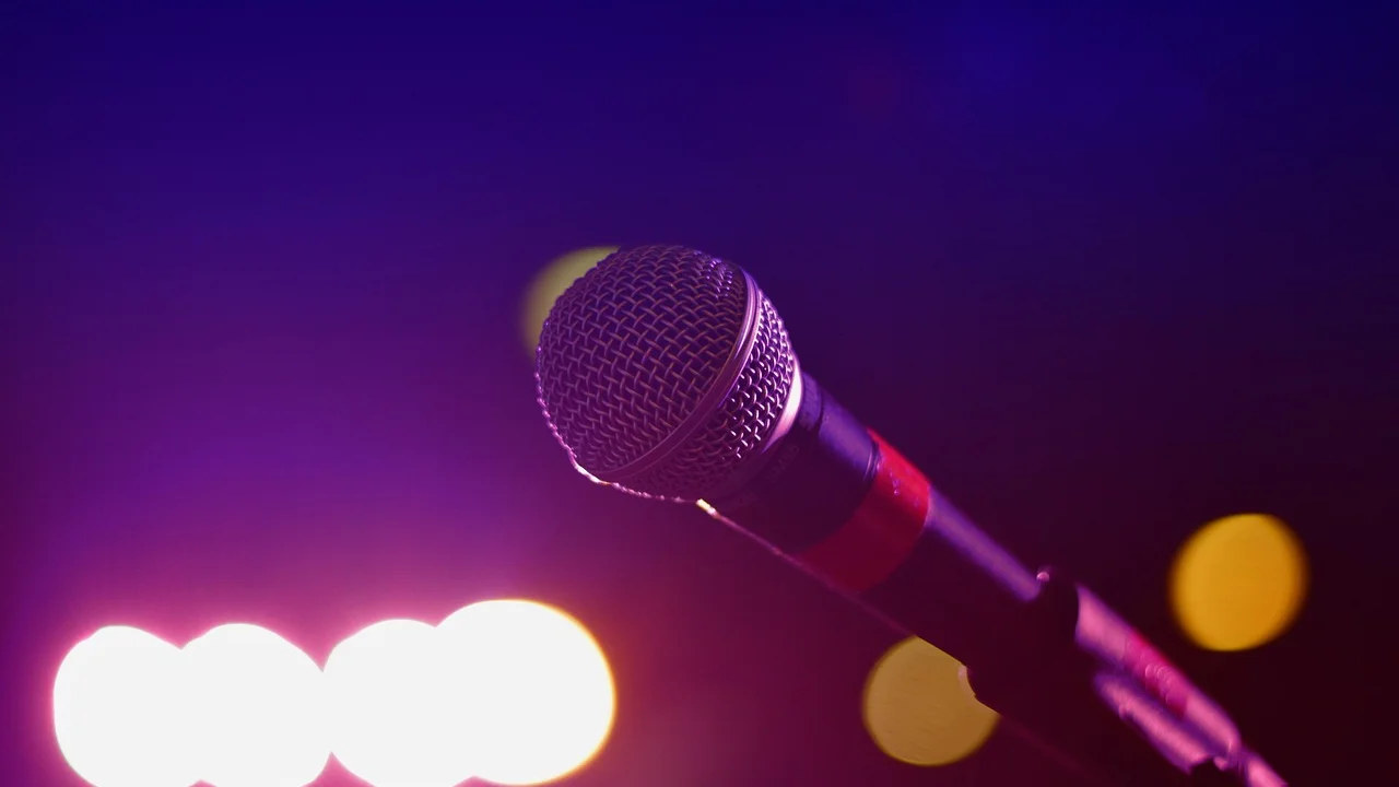 Exercício de respiração e postura antes de cantar