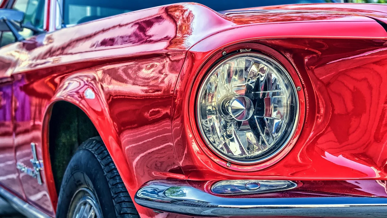 Sistema de som do carro reproduz um capítulo em volume moderado.