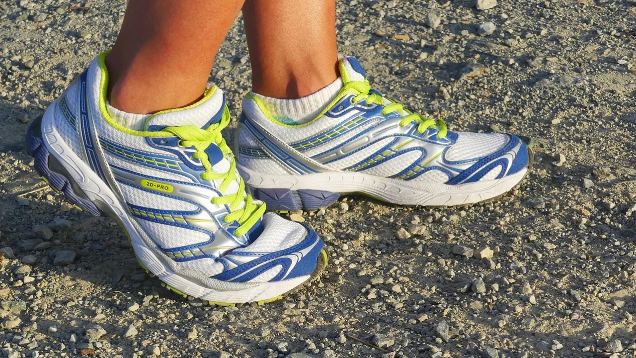 Tênis de corrida confortável para treinos regulares