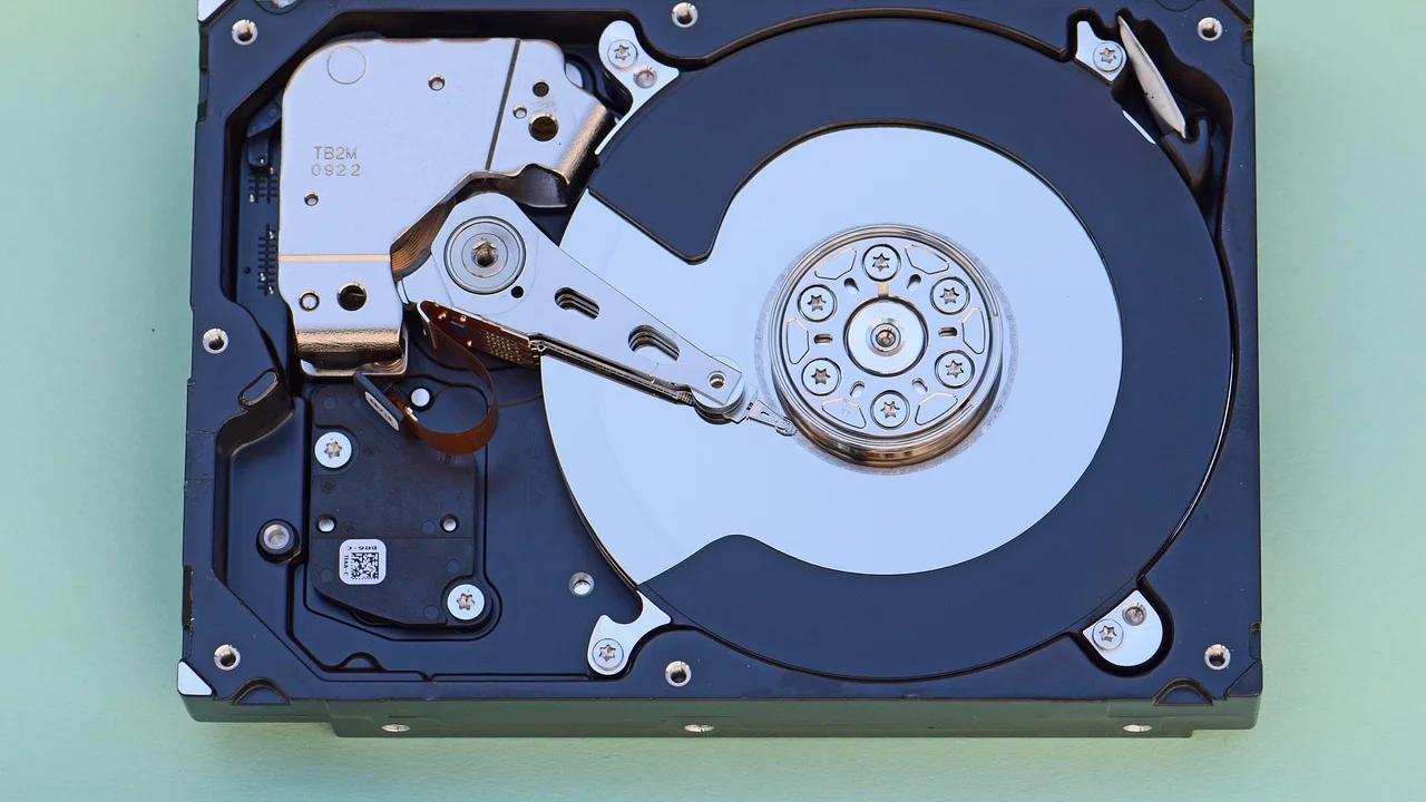 Dispositivos de armazenamento usados em uma estratégia de backup.