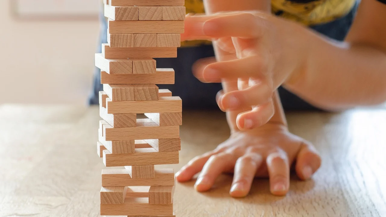 Rotina familiar equilibrando jogos, estudos e sono.