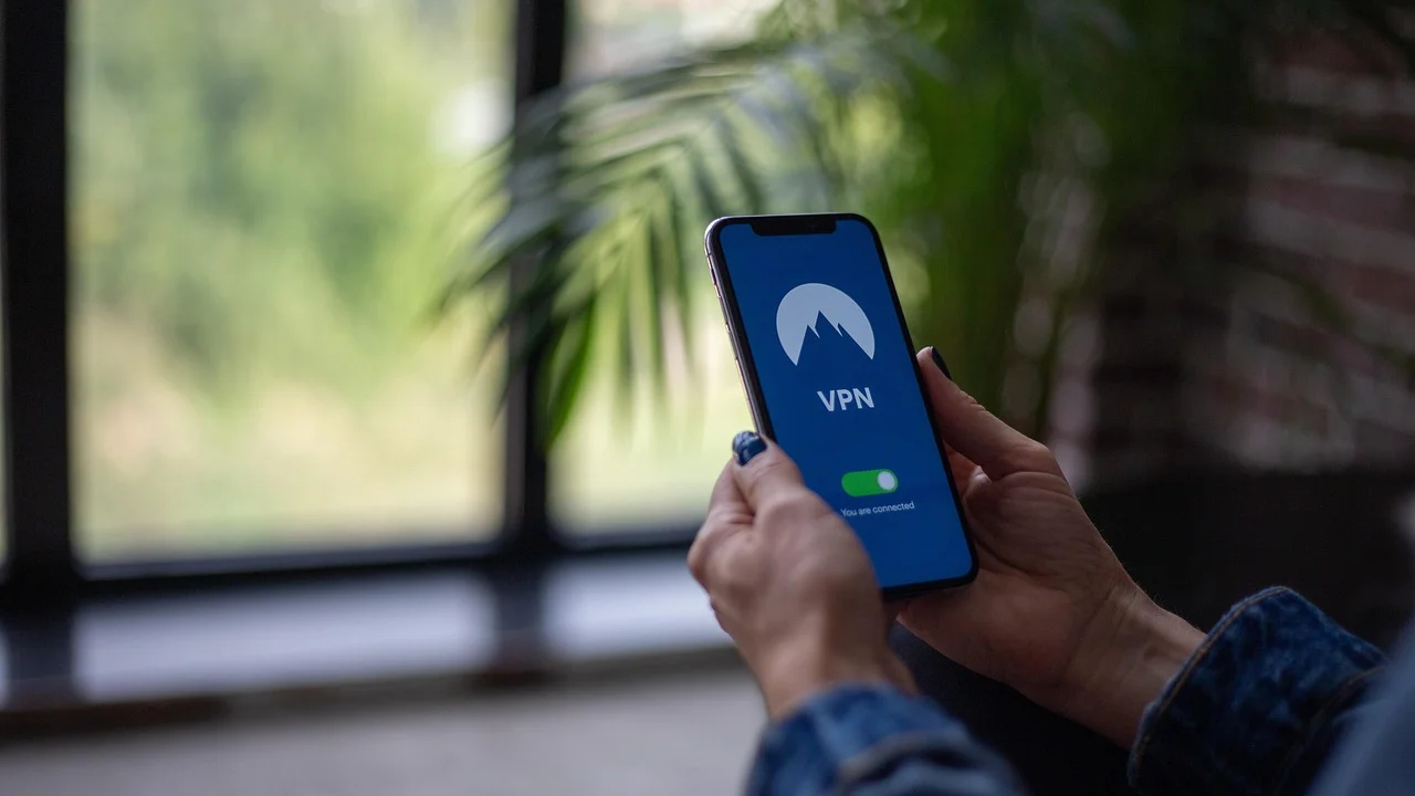 Celular com opções de proteção de dados ativadas
