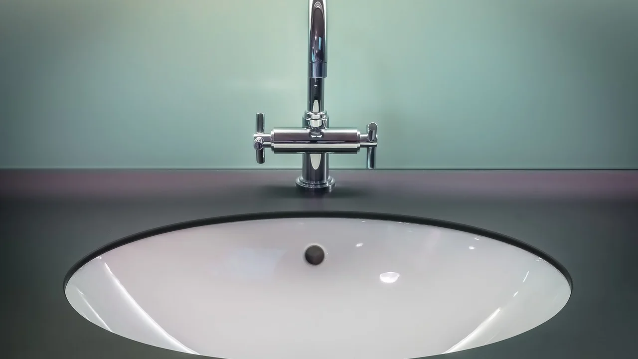 Leitura do hidrômetro permite acompanhar alterações no consumo.