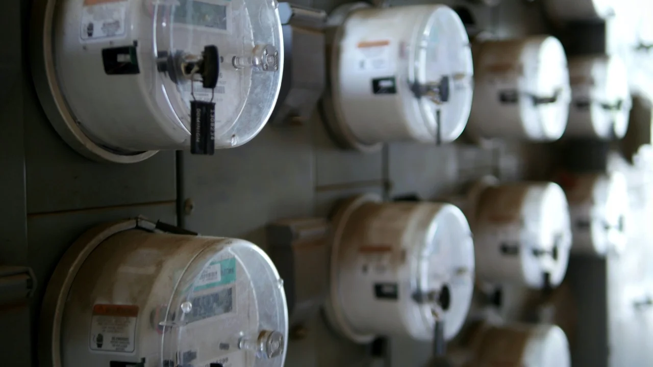 Leitura da fatura ajuda a acompanhar o consumo em kWh