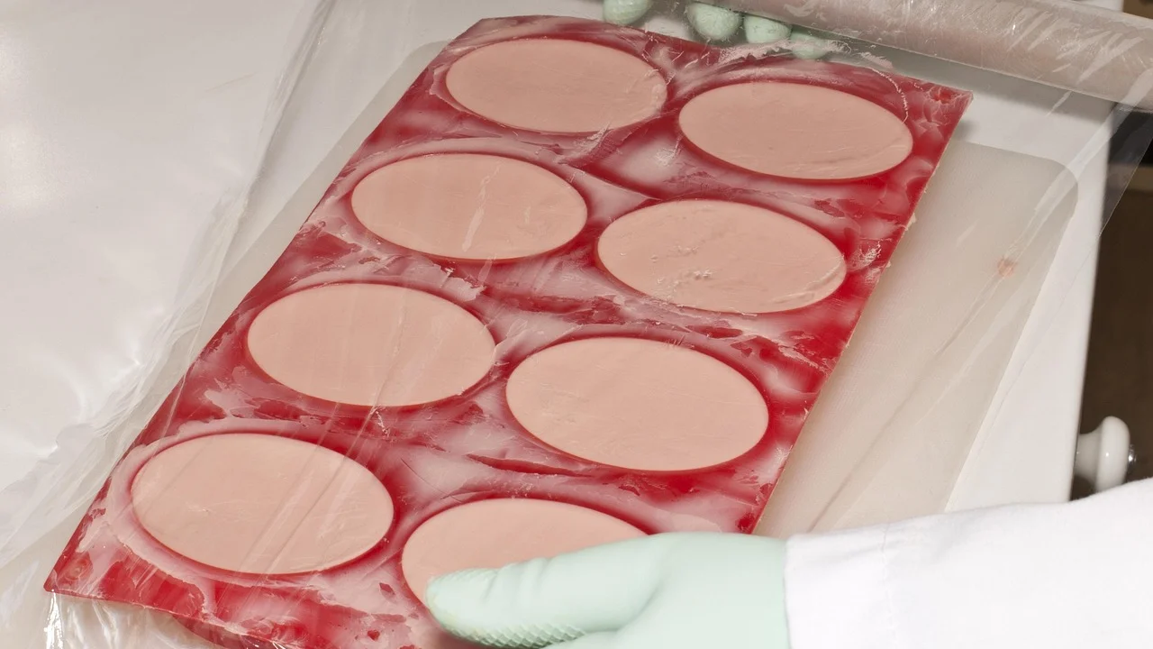 Barras artesanais de sabonete em moldes de silicone