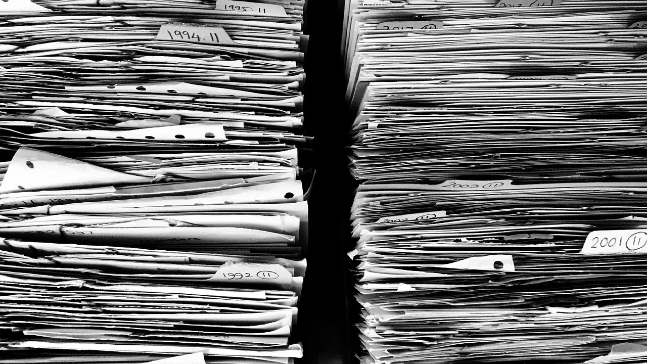 Assinatura de documentos formais para dissolução de sociedade.