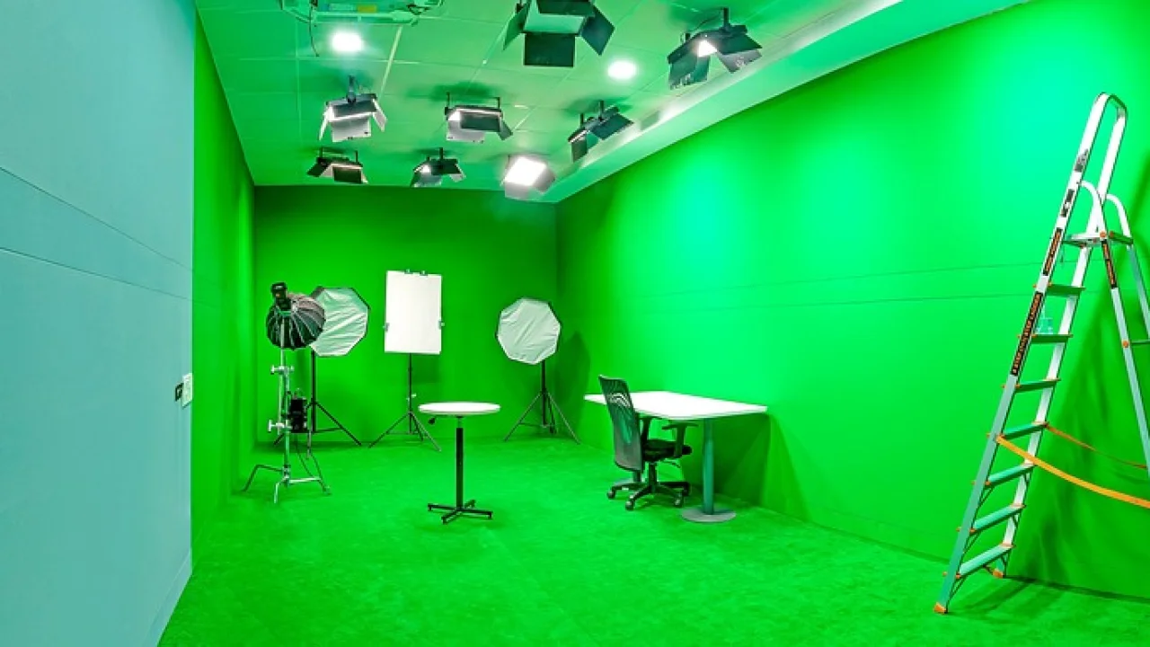 Roteiro com tópicos organiza a sequência de uma videoaula