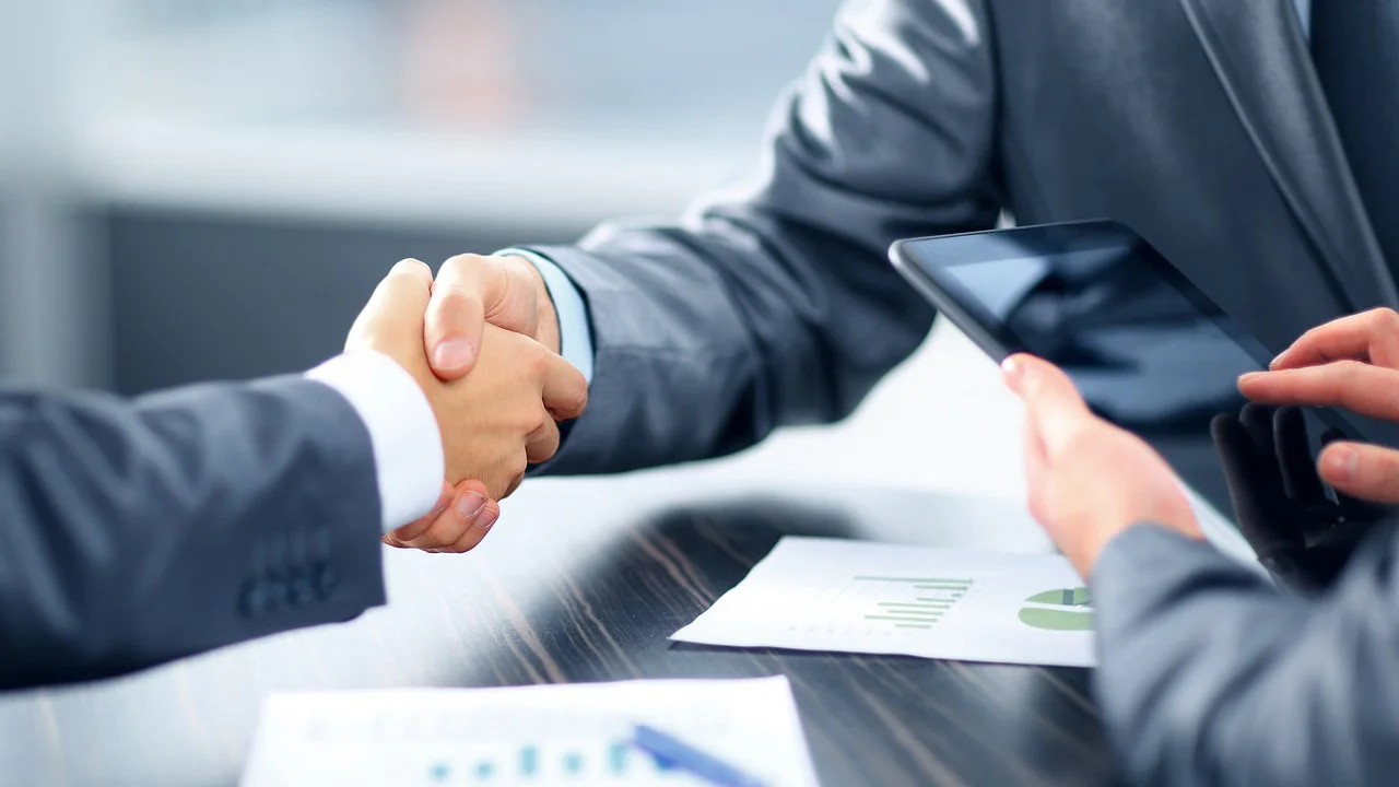 Atendimento bancário para discutir condições de renegociação.