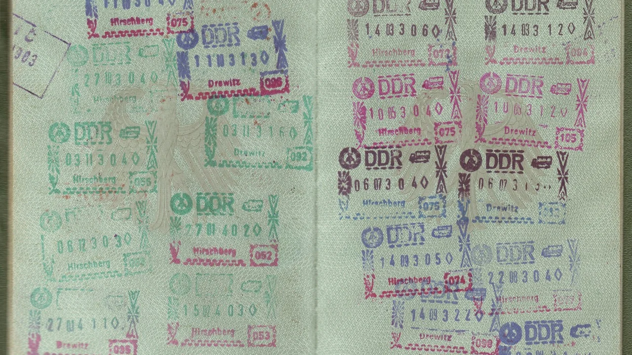 Cópias de documentos ficam guardadas separadamente dos originais.