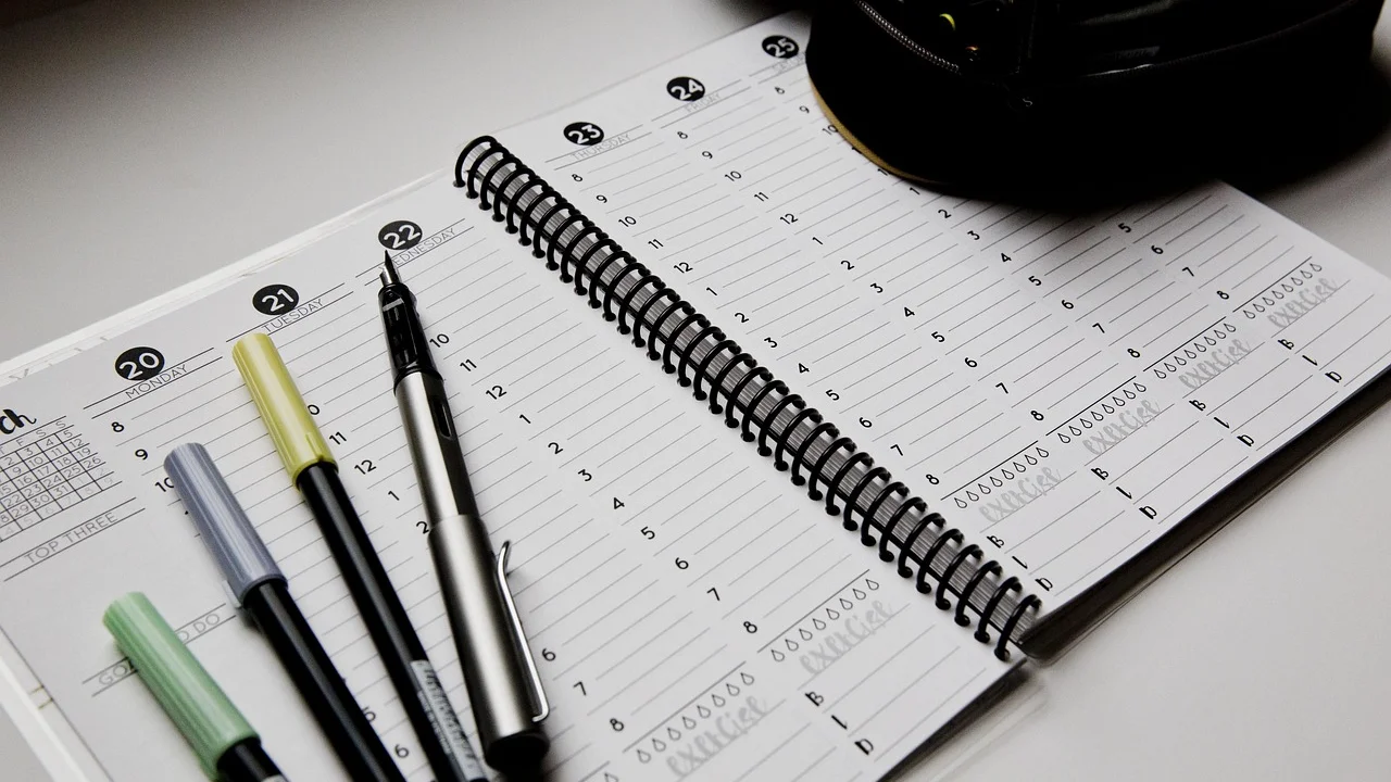 Agenda aberta com compromissos e prioridades da semana