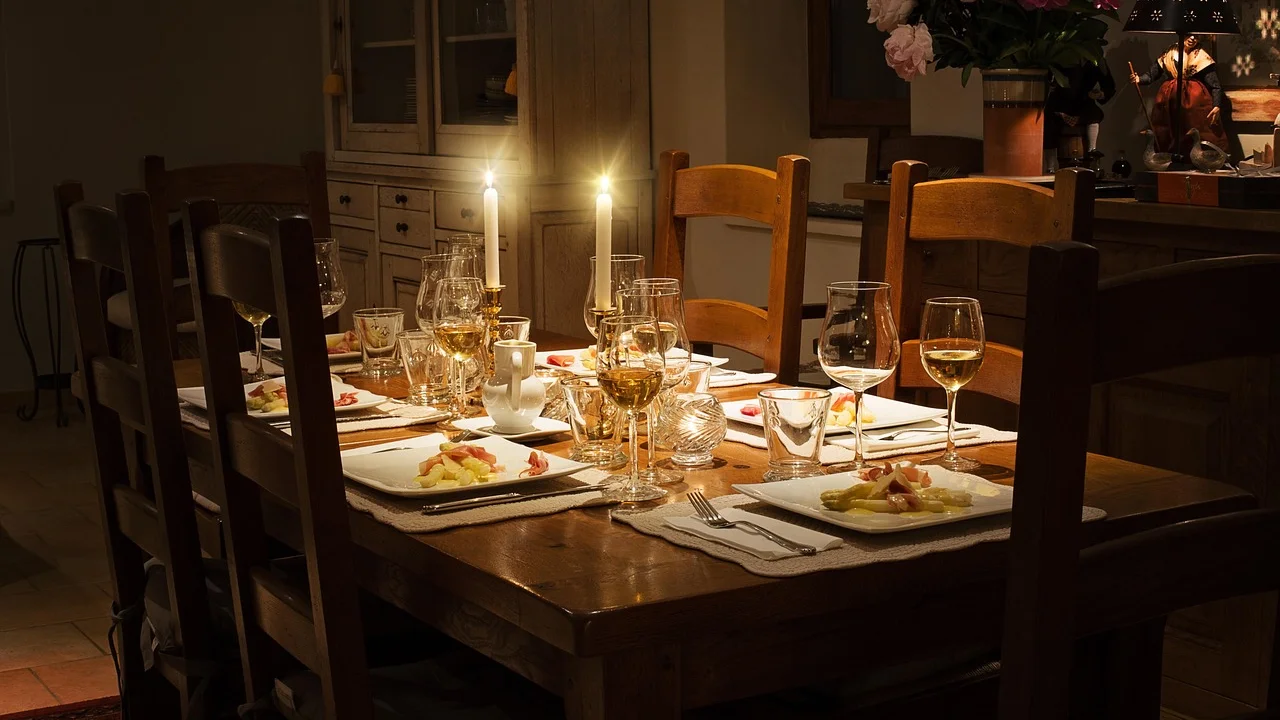 Detalhes simples de mesa criam um ambiente acolhedor