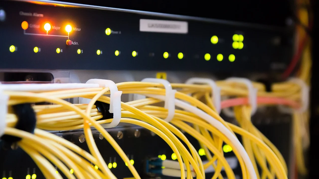 Dispositivos conectados compartilhando a internet de uma residência