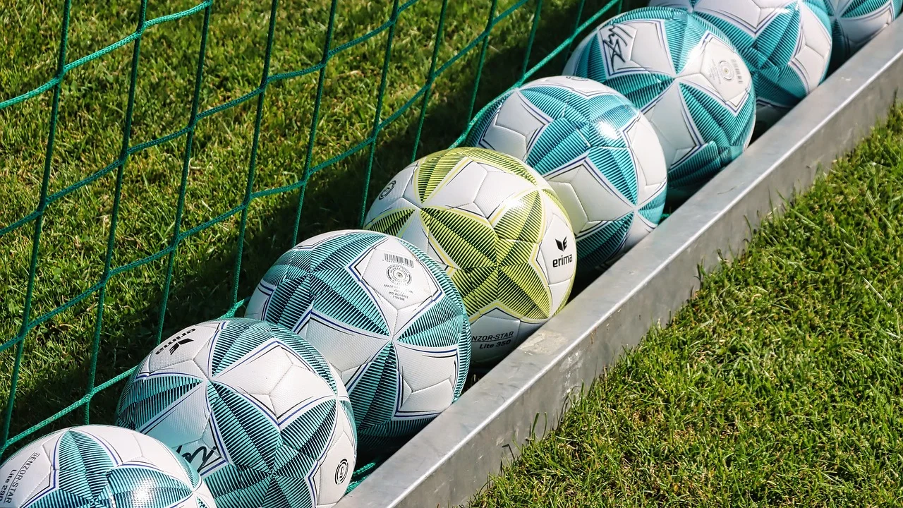 Alongamento e hidratação completam uma sessão segura de treino.
