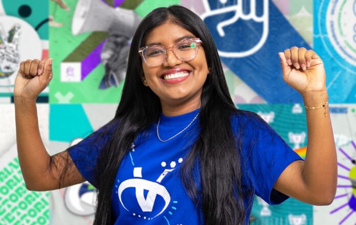 A amazonense Alcenila Rodrigues Otapiassis, de 18 anos, foi aprovada no curso de Letras. Foto: Divulgação.